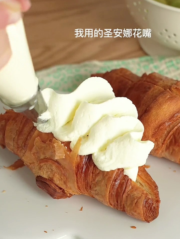 又解锁了5分钟早餐!3款ins风可颂,你更爱哪种口味?