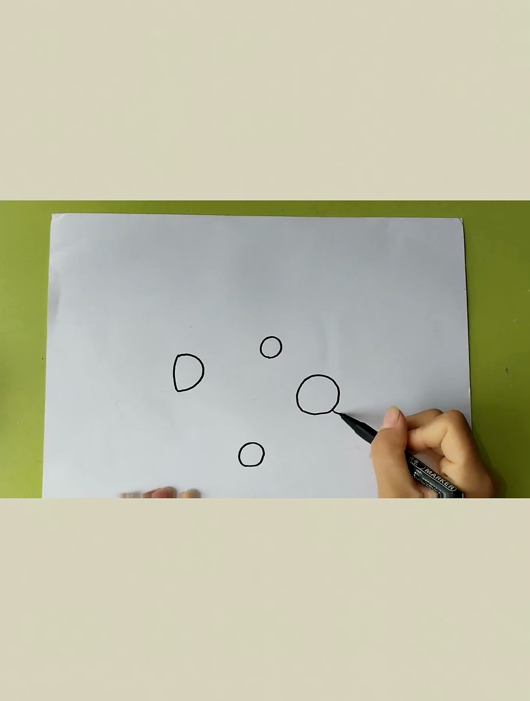 3个圆形,1个半圆变成鸭妈妈幸福的一家!简笔画小鸭