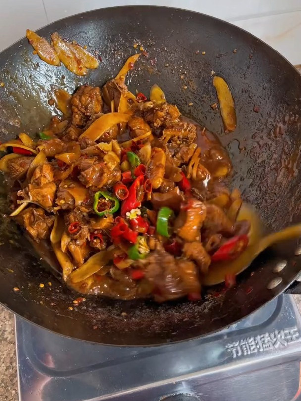 半只鸭,做了个老公最爱吃的子姜鸭