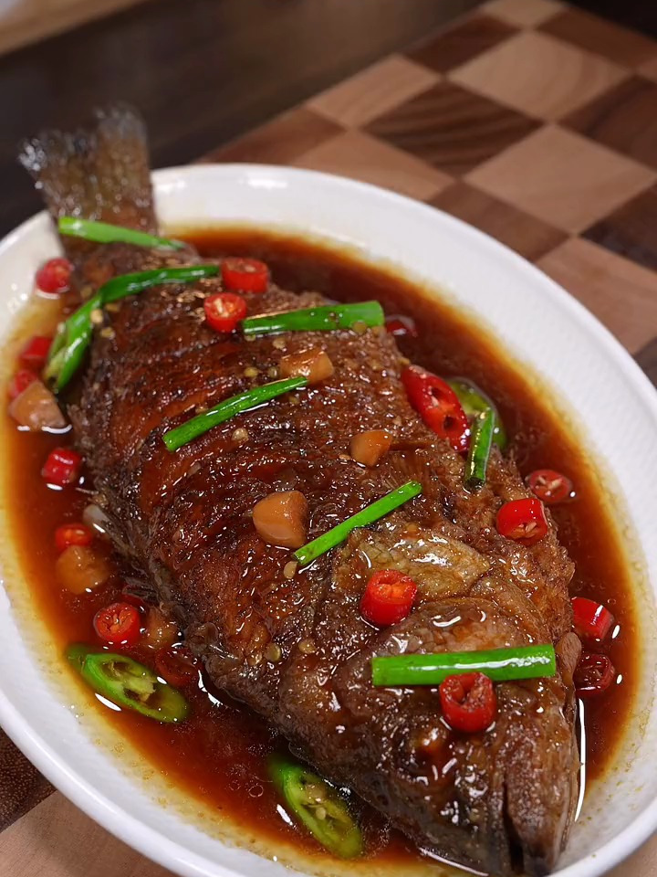 香辣可口的干烧鲈鱼