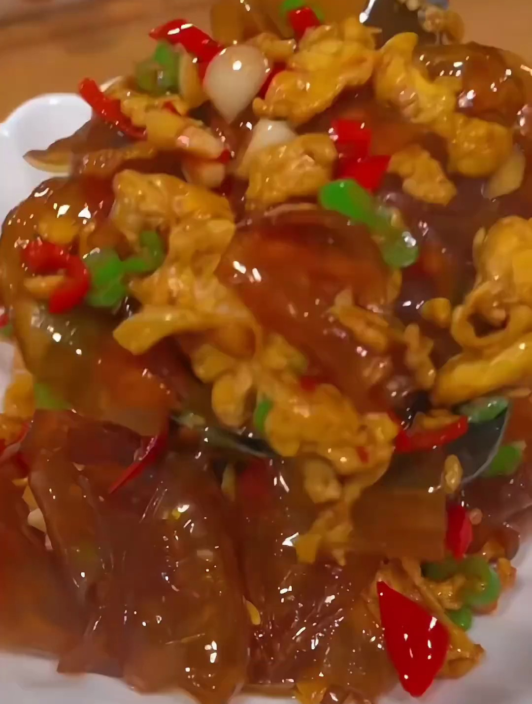 粉皮炒鸡蛋的家常做法,滑嫩鲜香特好吃～