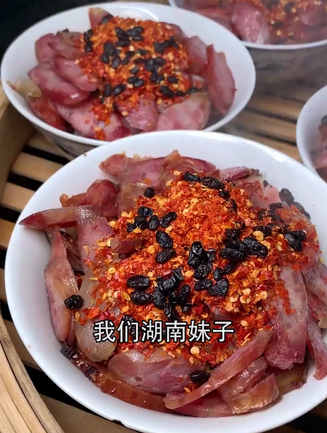 龙华一家湖南土菜馆,蔬菜是自己种的,腊肉都是自己腌制!