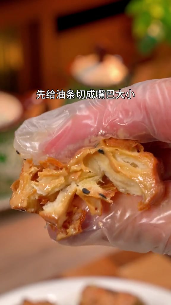 吃剩的油条和黄瓜巧妙的融合,竟然做的家人赞不绝口