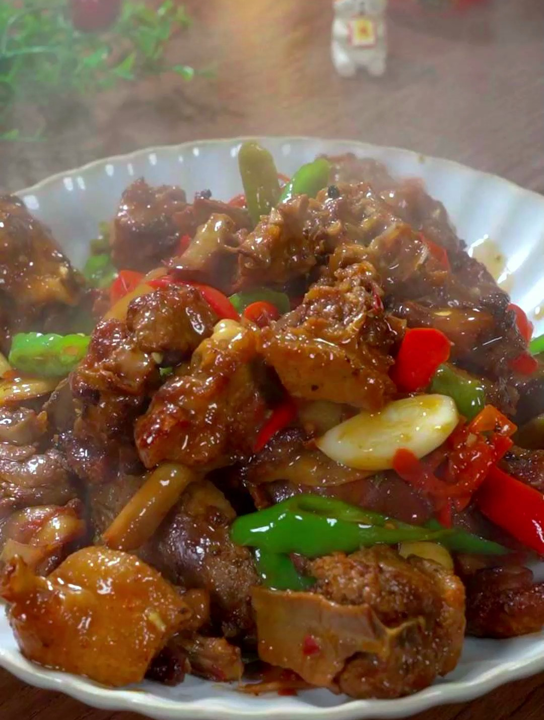 鸭子买回家不要总是做啤酒鸭啦,像我这样做个姜爆鸭,鲜嫩入味
