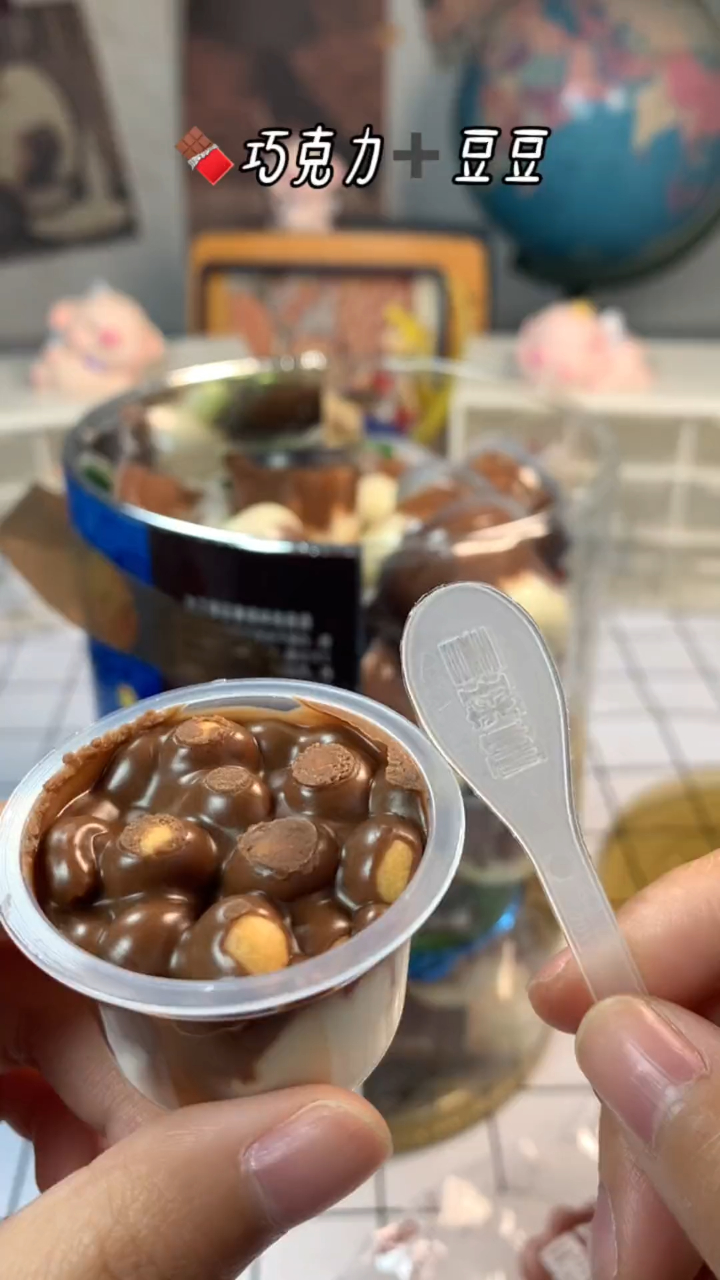 大家一起吃着小时候的星球杯,一起畅聊童年回忆多么美好啊