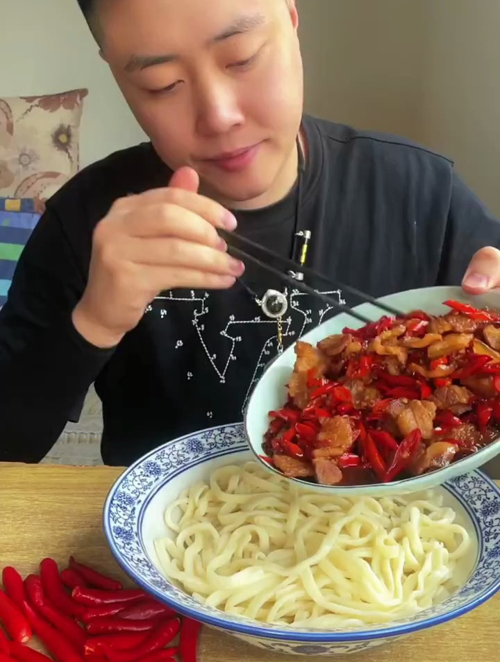有喜欢吃小炒肉盖浇面的吗?