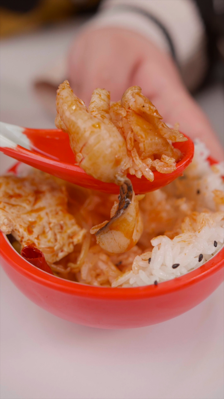 这么冷的天,来吃份热腾腾的西邯酸菜鱼鱼再合适不过了!