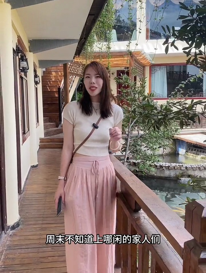 最新鲜的三文鱼上一刻还在山泉水里下一秒已经在你的餐桌上了