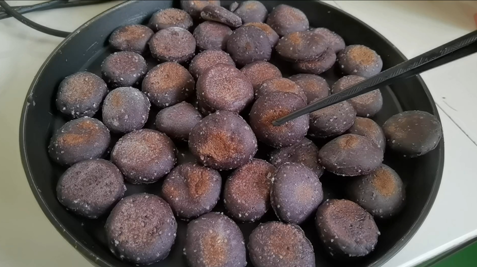 三伏天多给孩子吃这小饼,无水无油,补钙健脑防便秘,简单又家常