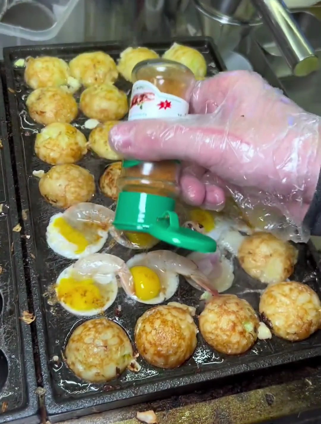 街头偶遇虾扯蛋 加了鲜虾和鹌鹑蛋