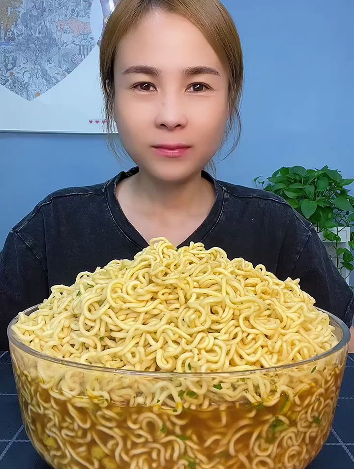 白象骨汤方便面5包,咱就说这面加量不加价,太多了