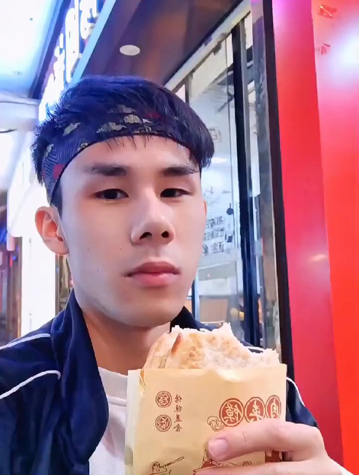 这家店的凉皮和肉夹馍性价比好高