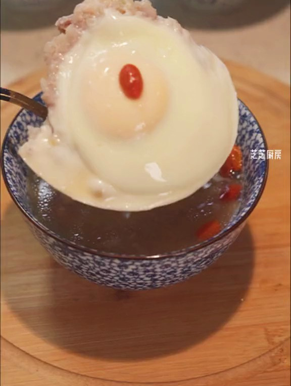 天干燥多喝汤水,今天做个大人小孩都爱的山药肉饼汤,营养美味~