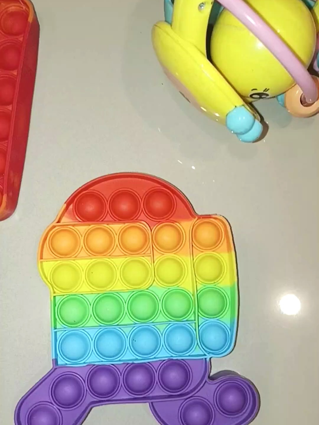 解压玩具:章鱼形状的解压盘子