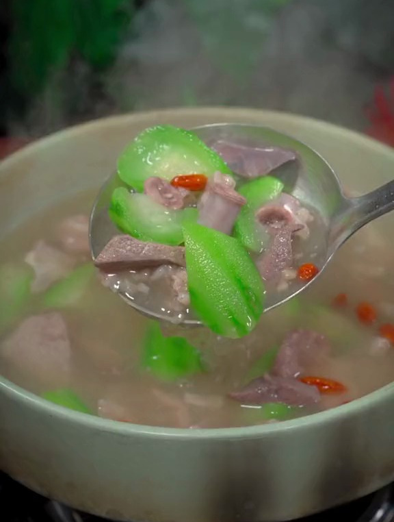 还是我的猪杂丝瓜汤,好吃过你在外吃的猪杂汤饭!