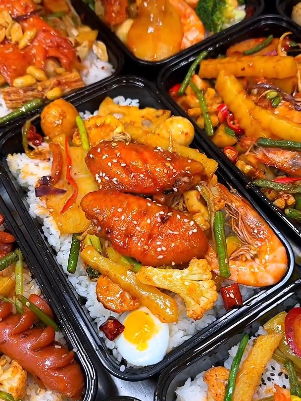 咱家的干锅焖饭,菜品自由选,可以做鸡翅饭 鸡排饭 里脊饭等等