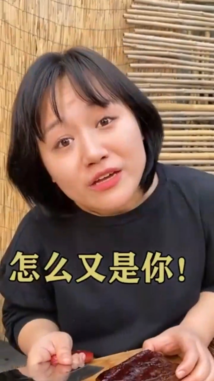 大家怎么了哦,腊肉在低温下就是乳白色的呀!