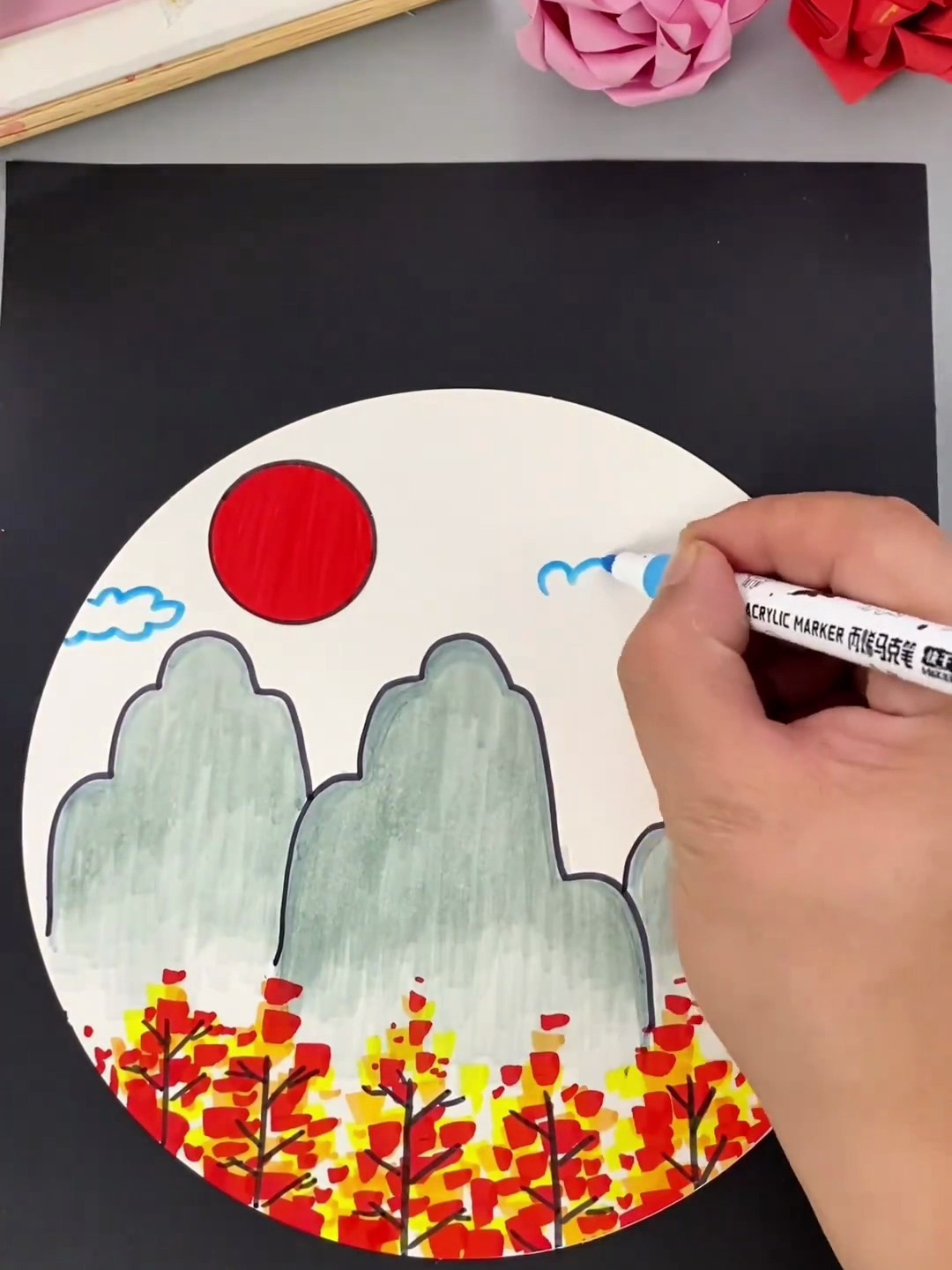 重阳节要到了,和孩子用手掌来画重阳节主题儿童画吧