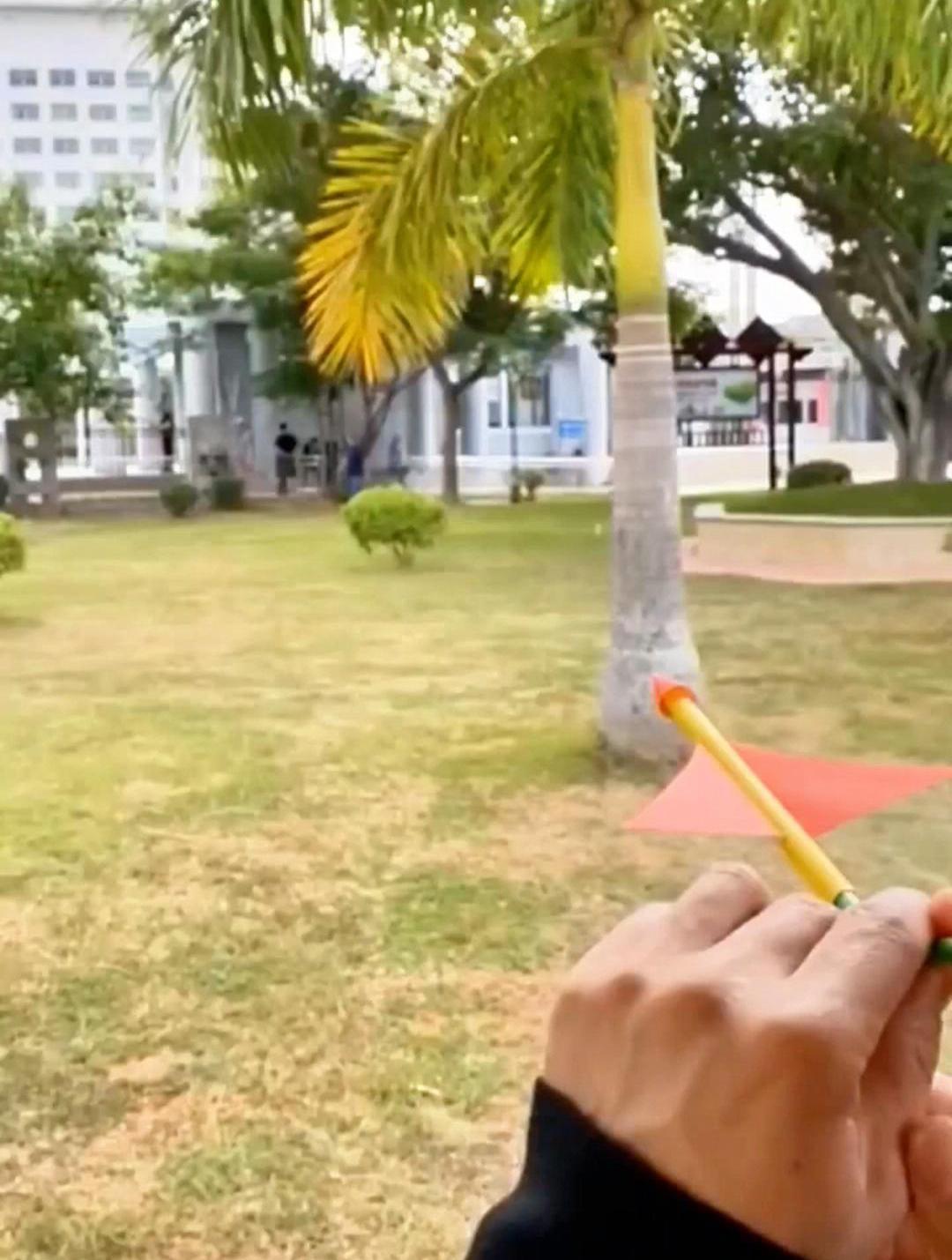 纸飞机怎么折飞得远飞得久?教你折纸喷气纸飞机,飞得超远