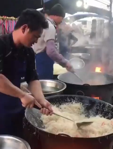 实拍吴川喜酒上的几道硬菜,你都吃过吗?一桌要多少钱呢?