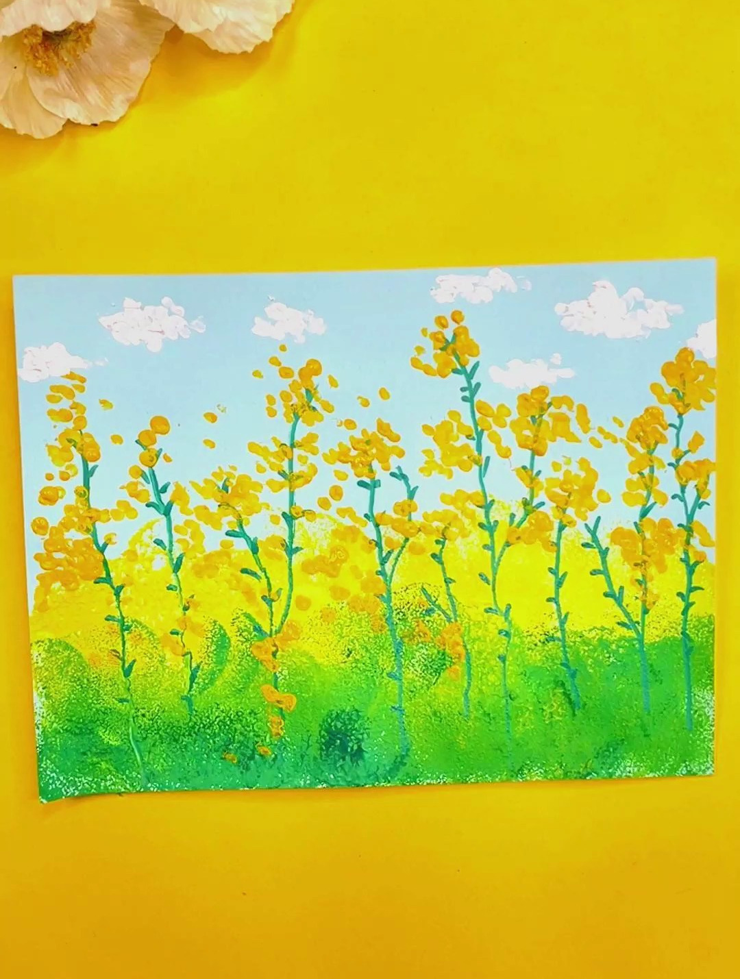 儿童画创意玩法!一根棉签解锁春天油菜花
