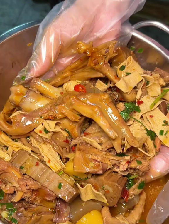 这家绝好吃的鸭霸王火锅,求求你们一定要去吃,因为真的太好吃啦