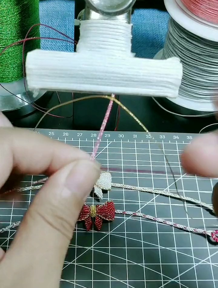 编绳教程,立体蝴蝶结教程,用线量2根45厘米金线