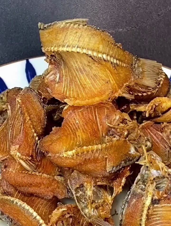 炸鲫鱼,好吃啊!