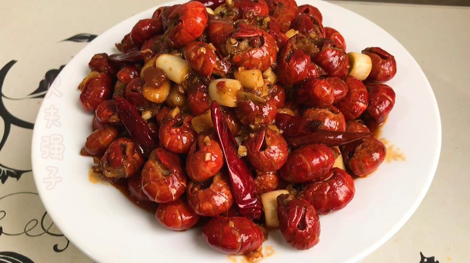 小龙虾没了,但虾尾还在,简单操作,照样找回那种停不来的感觉