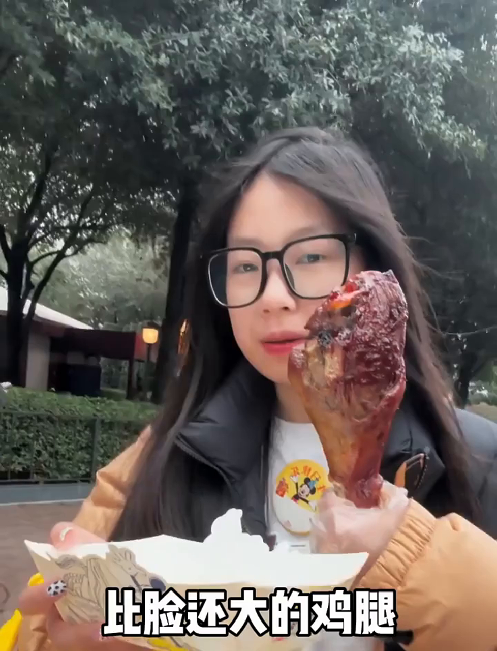 闺蜜们,咱们一起云游迪士尼啦!你们最想尝尝哪道美食?