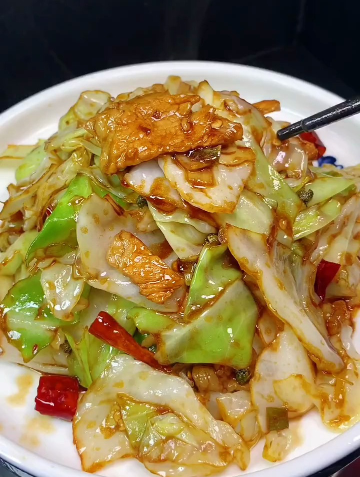 白菜炒肉最好吃的家常做法,简单美味开胃下饭,非常地道值得一试