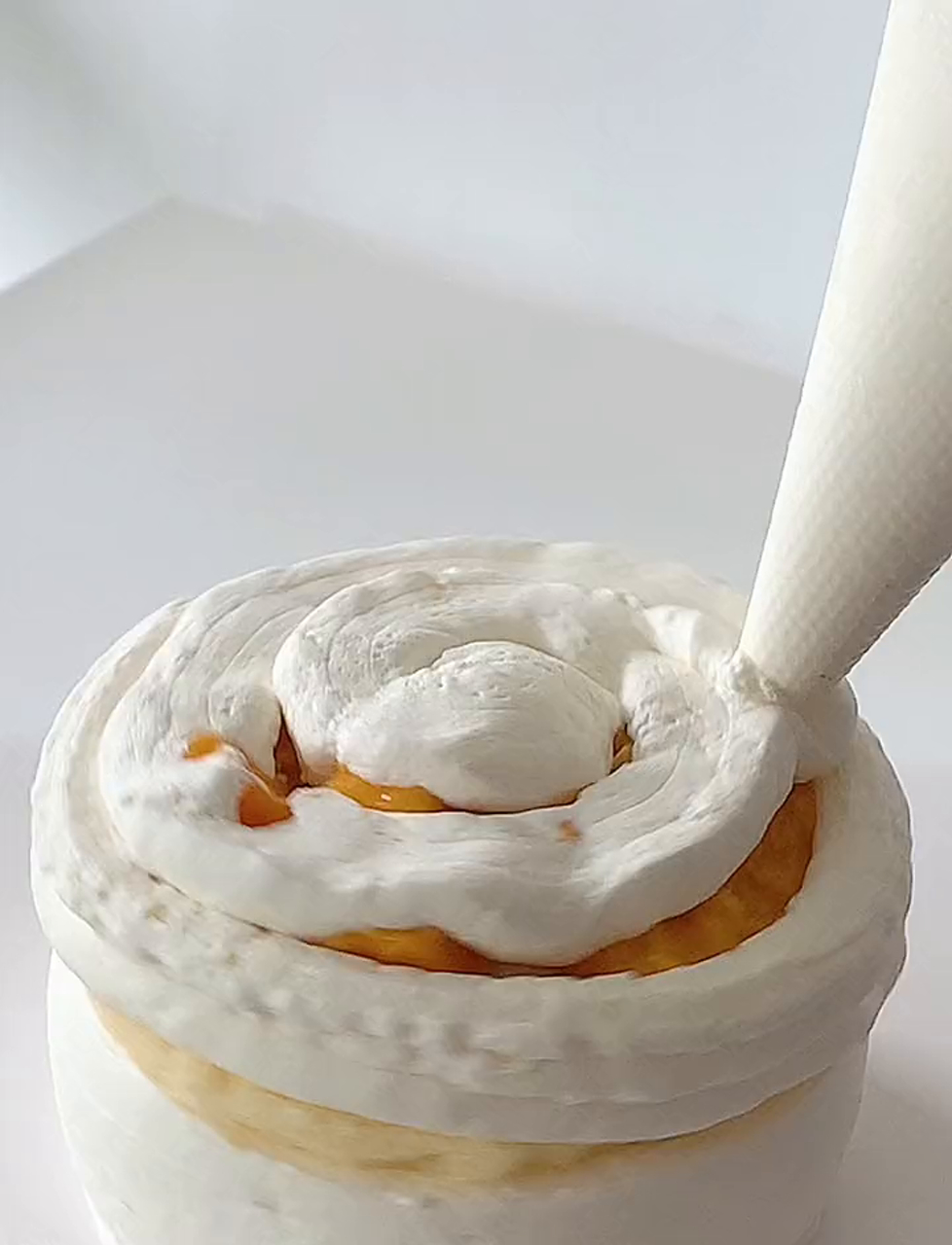 来学做萌态十足的小老虎蛋糕吧!