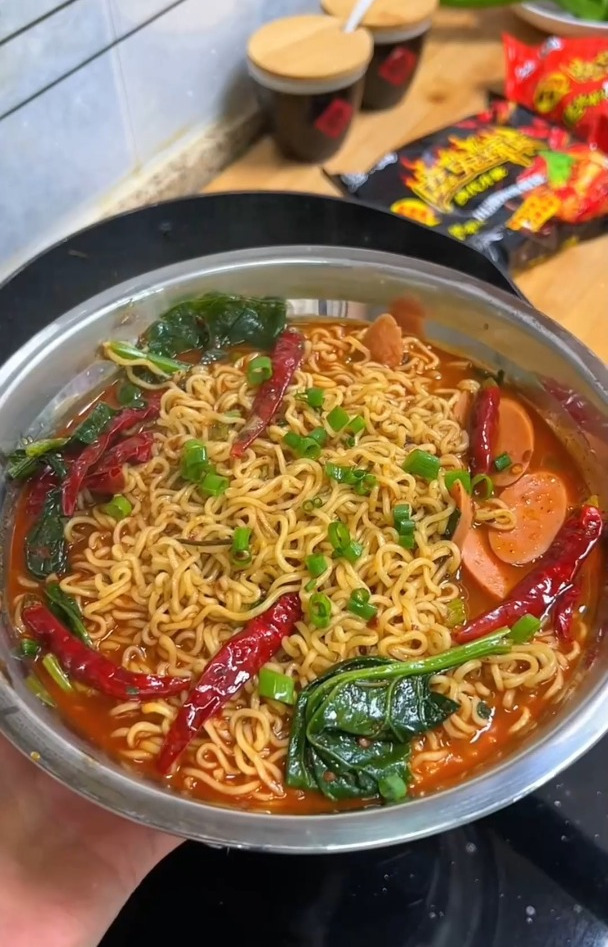 能吃辣的姐妹 一定要试试这个思圆魔鬼辣面