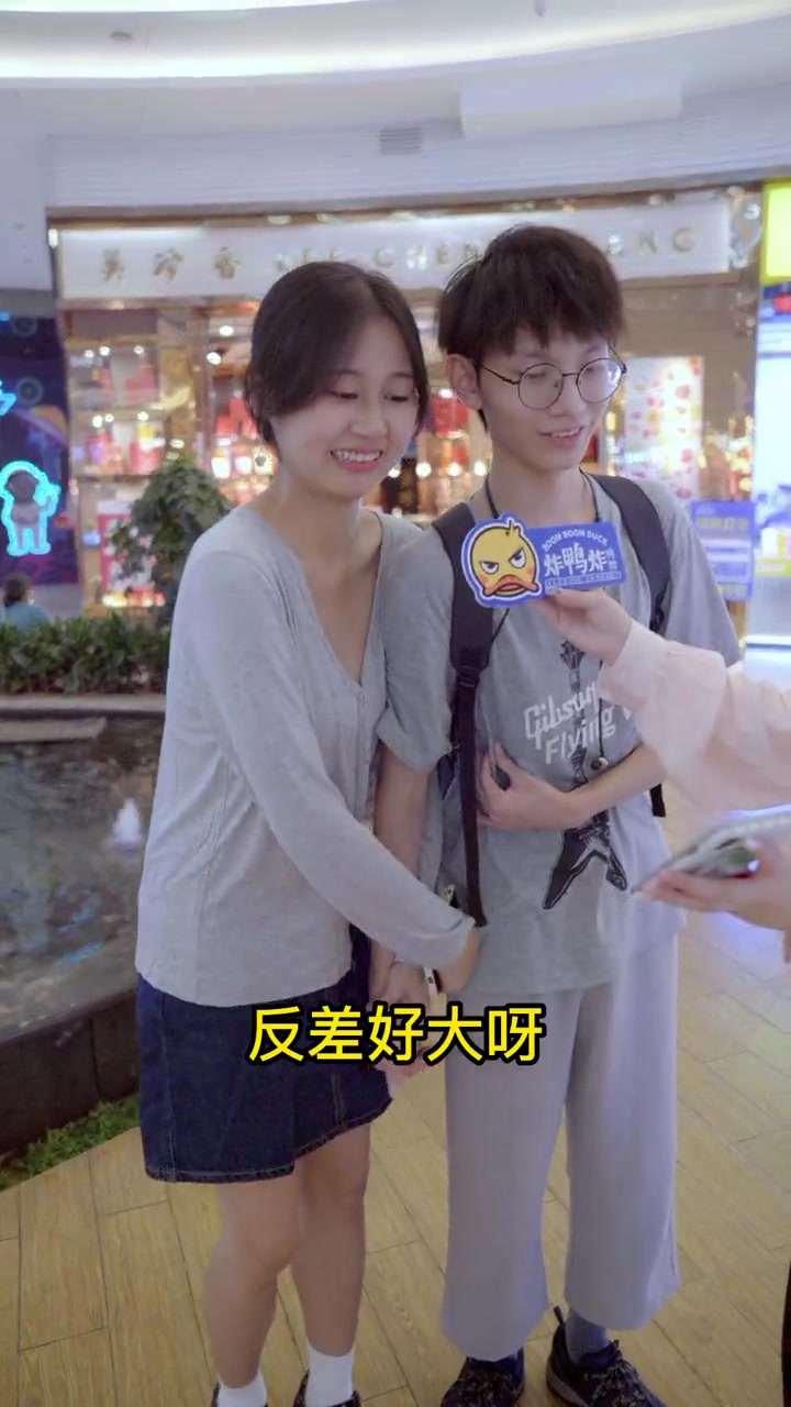 明星小时候你能认出来几个?!街头采访 街访 搞笑