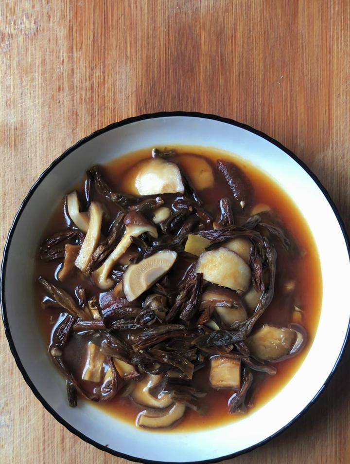 香菇的家常做法,分享一道香菇炒干豆角
