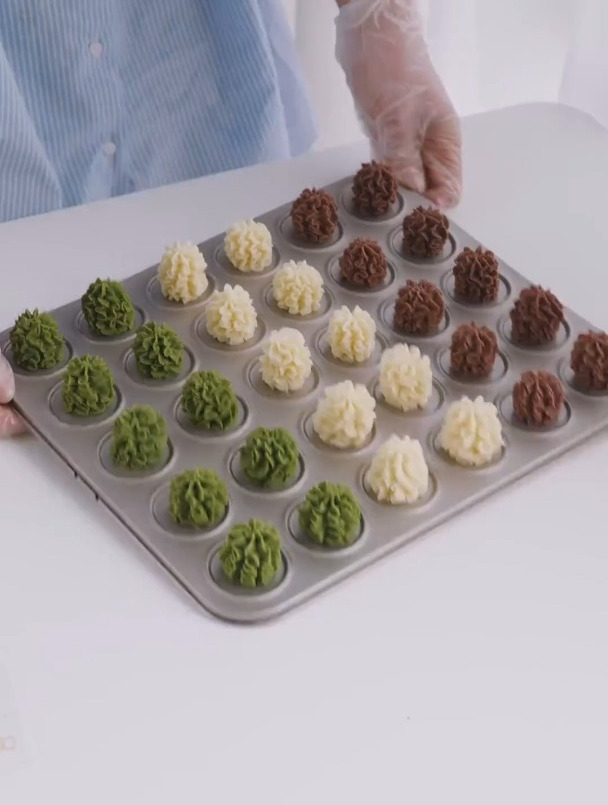 不排队也能吃上珍妮小熊曲奇啦~一捏即碎,好香酥!