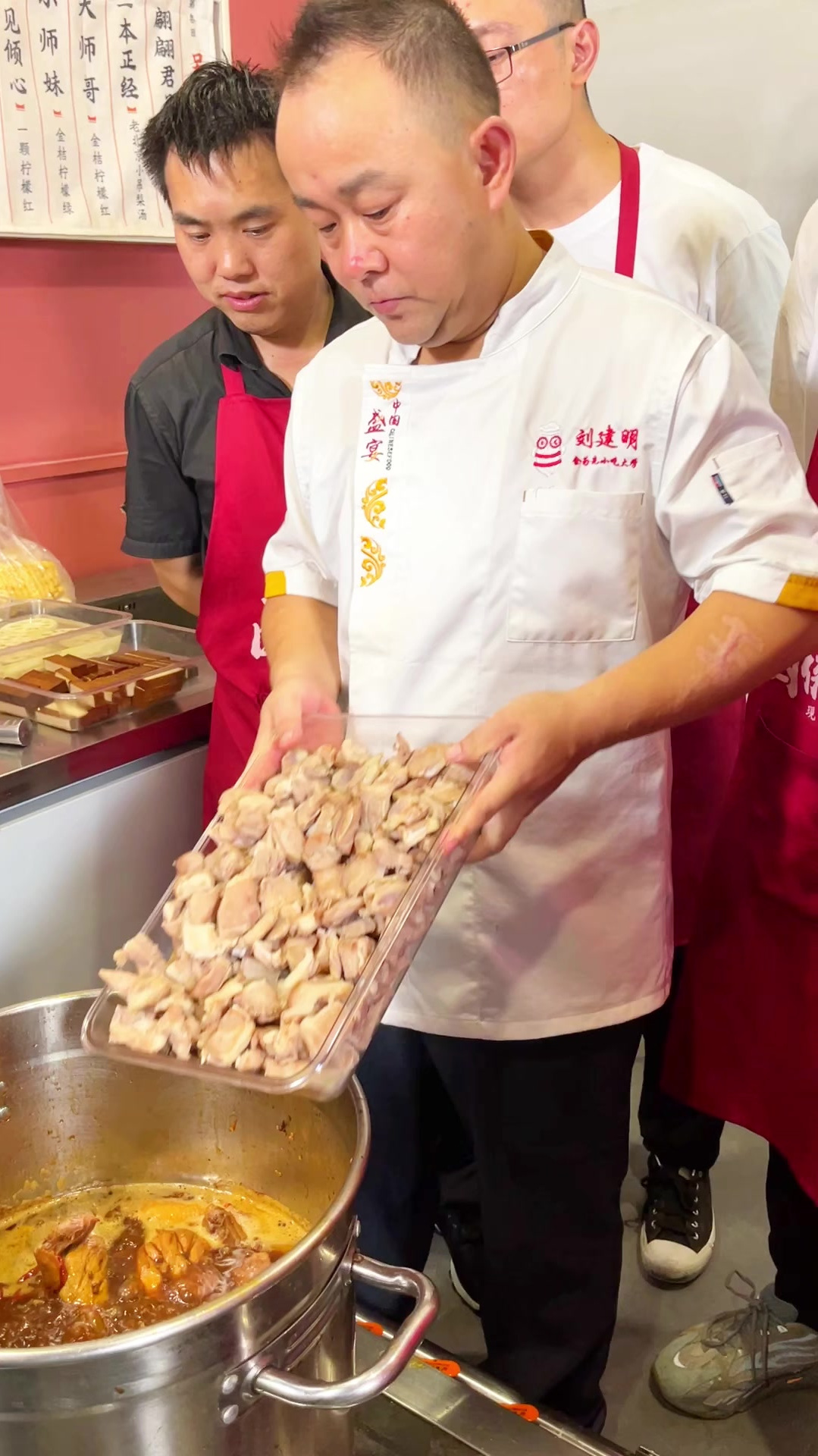 南昌食为先培训学校地址,想学熟食卤菜技术培训