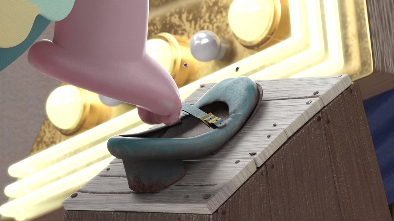 灰姑娘的鞋又脏又臭,王子看见她的真实面目以后,吓得不轻