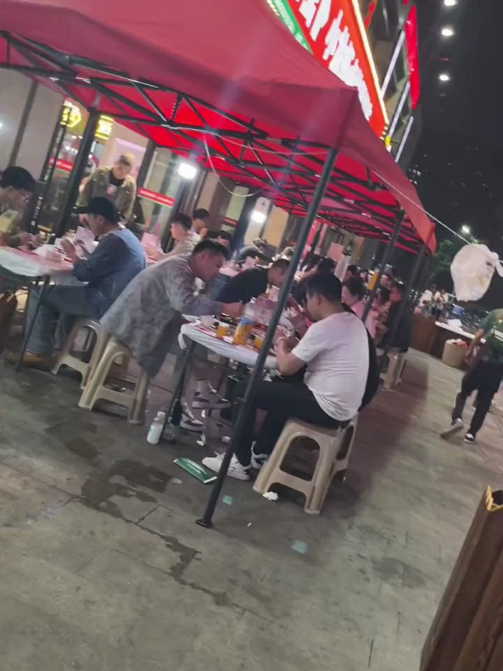 又到了吃虾子的季节,看我今年能吃多少虾子