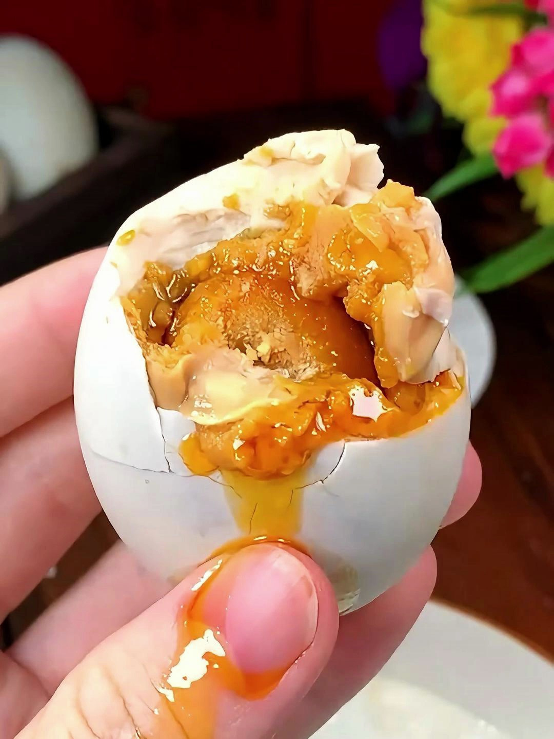 很多人都没吃过?正宗散养的海鸭蛋,鲜香流油还不齁咸