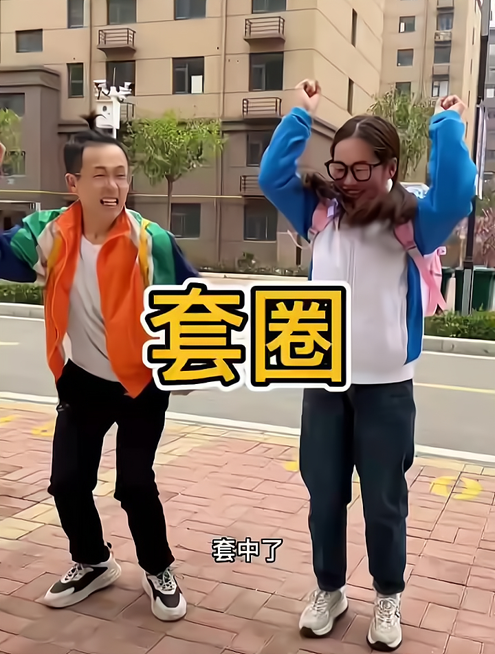 姐姐做咕卡,小笼包做手抄报