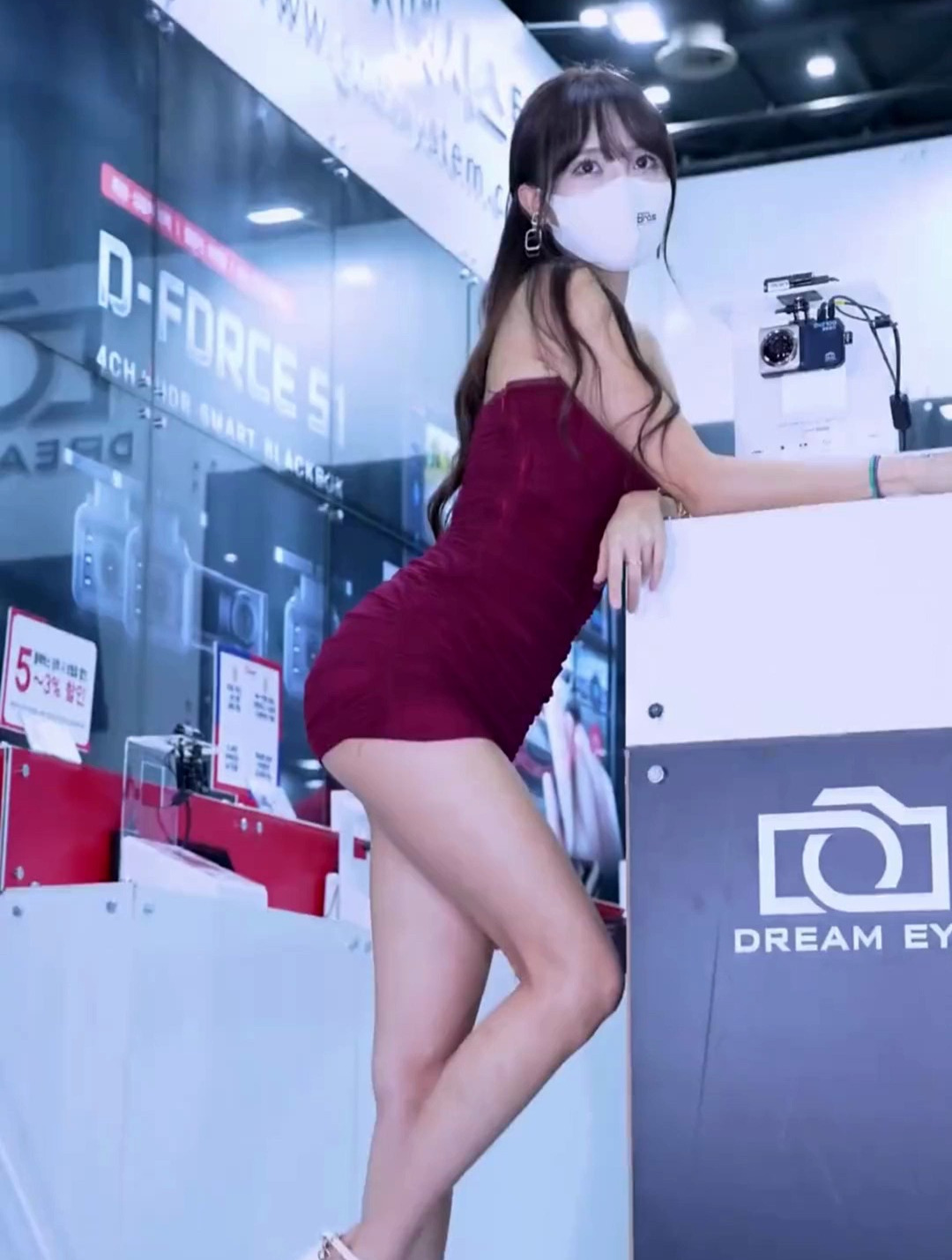 清纯时尚的美女车模,女神般的容颜,韩国女团