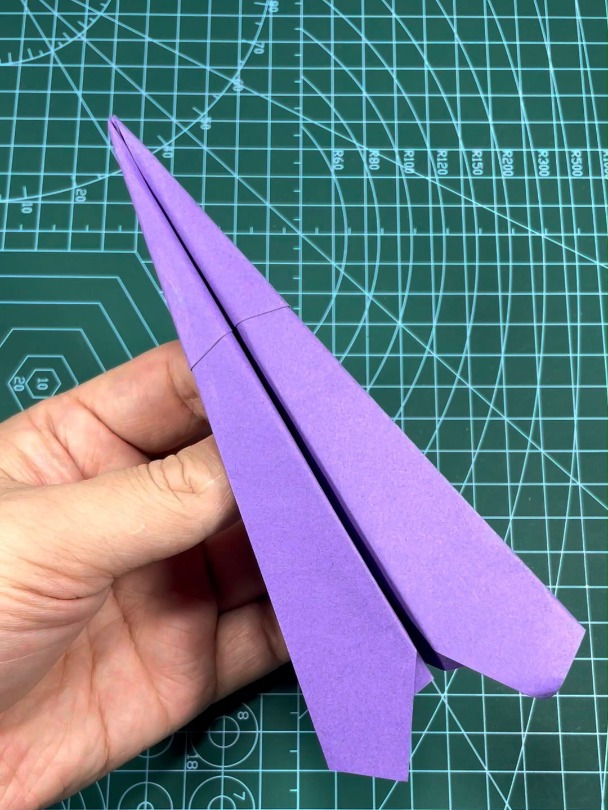 超简单的纸飞机折纸教程,飞得很远,DIY手工制作