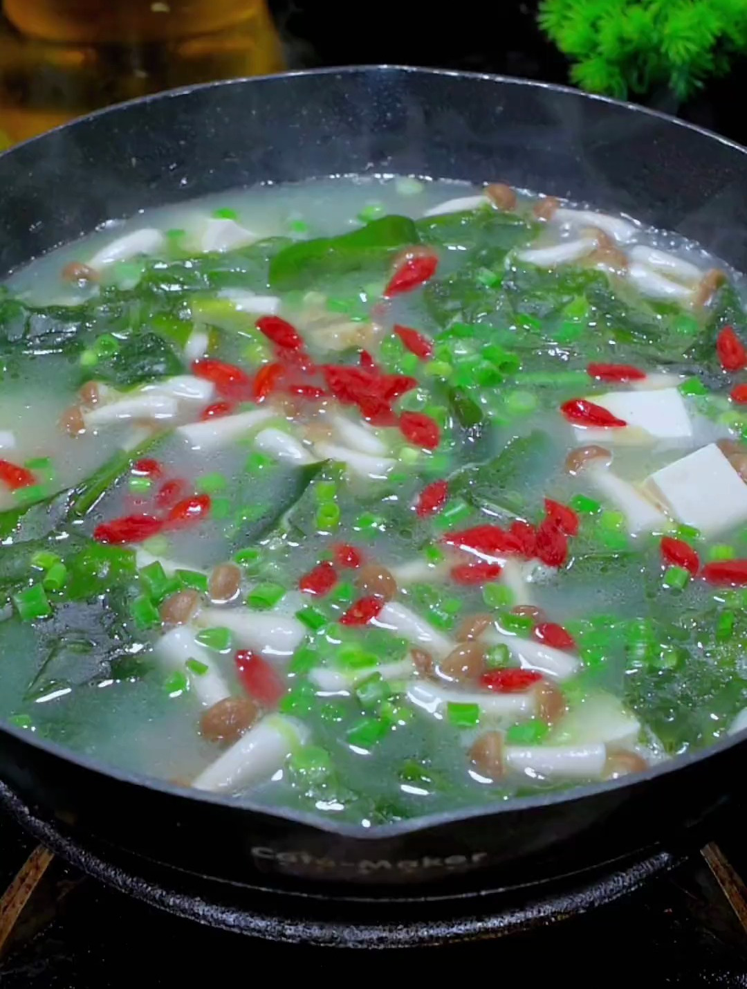 勤劳的妈妈要多做黄骨鱼豆腐汤,好吃又美味