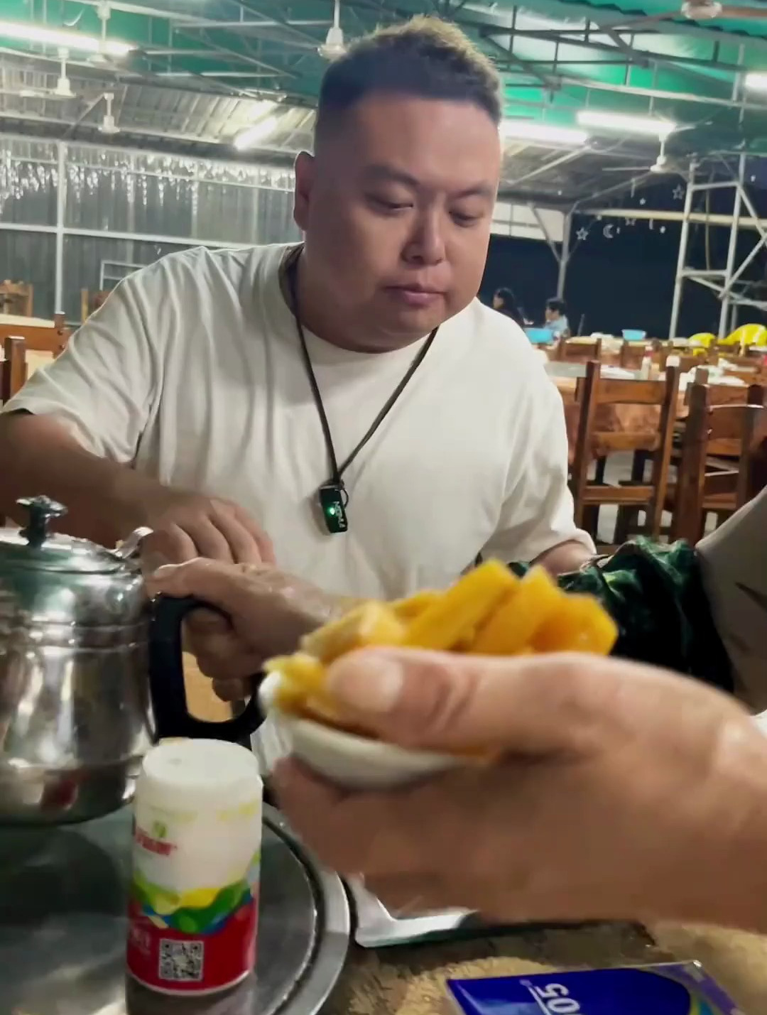 当地人附近都有一家饭堂,不知道今天吃的这些算不算他们家地道菜