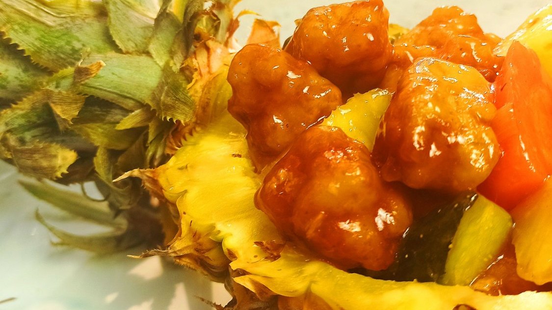 #菠萝咕咾肉# 菠萝咕咾肉原来是这么做的,菠萝清香解腻,做法简单易学