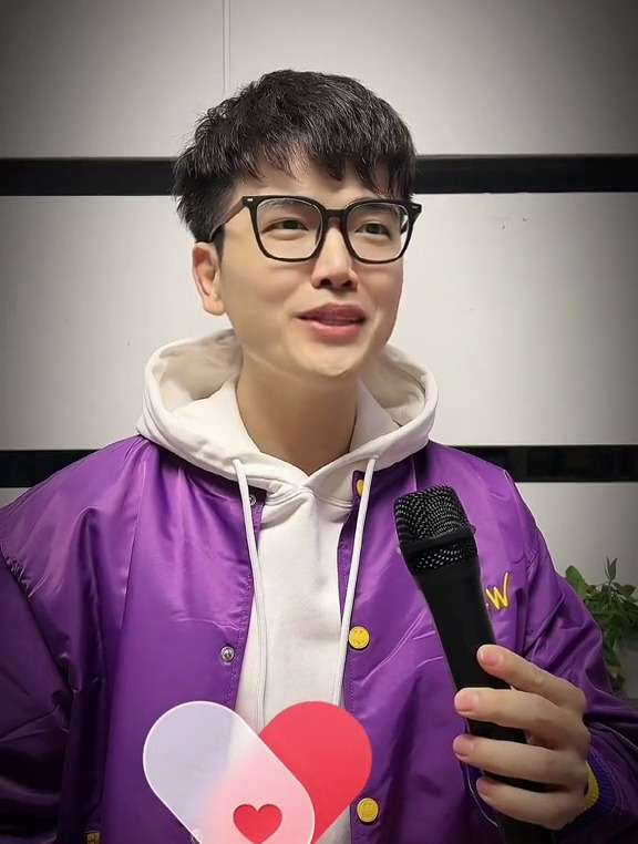 唱歌给你听《大红公鸡毛腿腿》