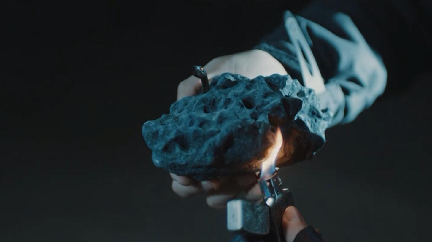 沙海:汪家挖出最后一枚蛇眉铜鱼,本以为吴邪输定了,但早被调包