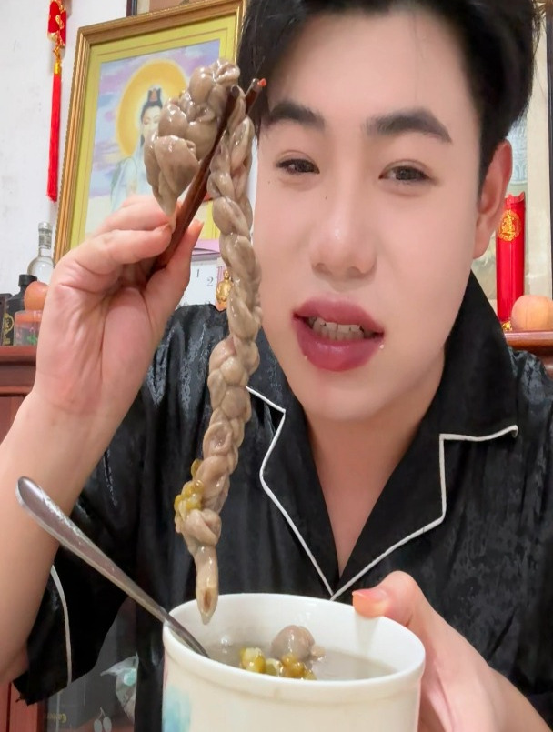 今天给大家推荐福建绿豆小肠汤～都去尝尝!