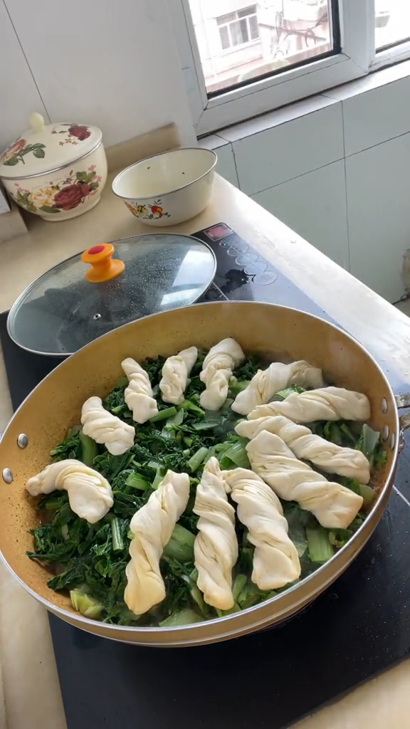 百吃不厌的腌猪肉烩小白菜,一大盘都吃光啦